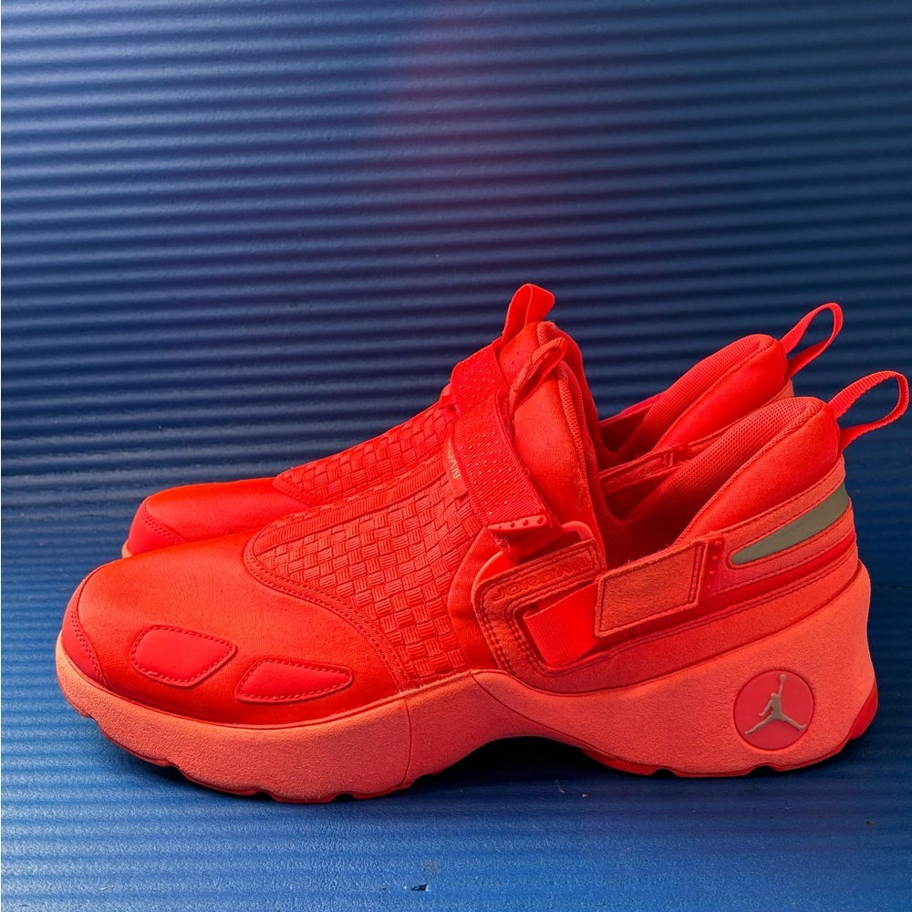 Size 12- Men’s Nike Air Jordan Trunner Peach Mango Trainer Promo Sample RARE - Picture 2 of 9